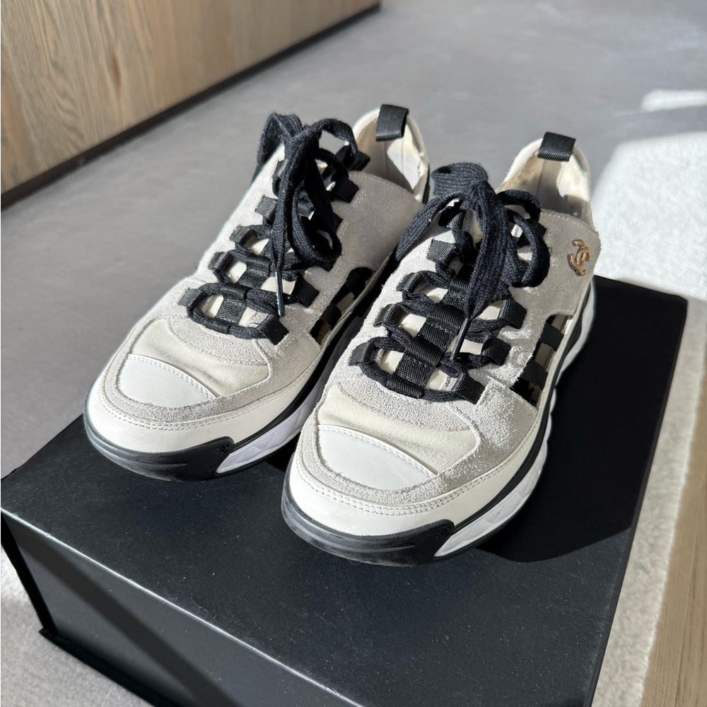 CHANEL Classic Sneakers in Ivory/White
Calfskin Suede + Gold Chanel Logo - Picture 2 of 9